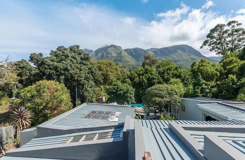 8 Bedroom Property for Sale in Hout Bay Western Cape